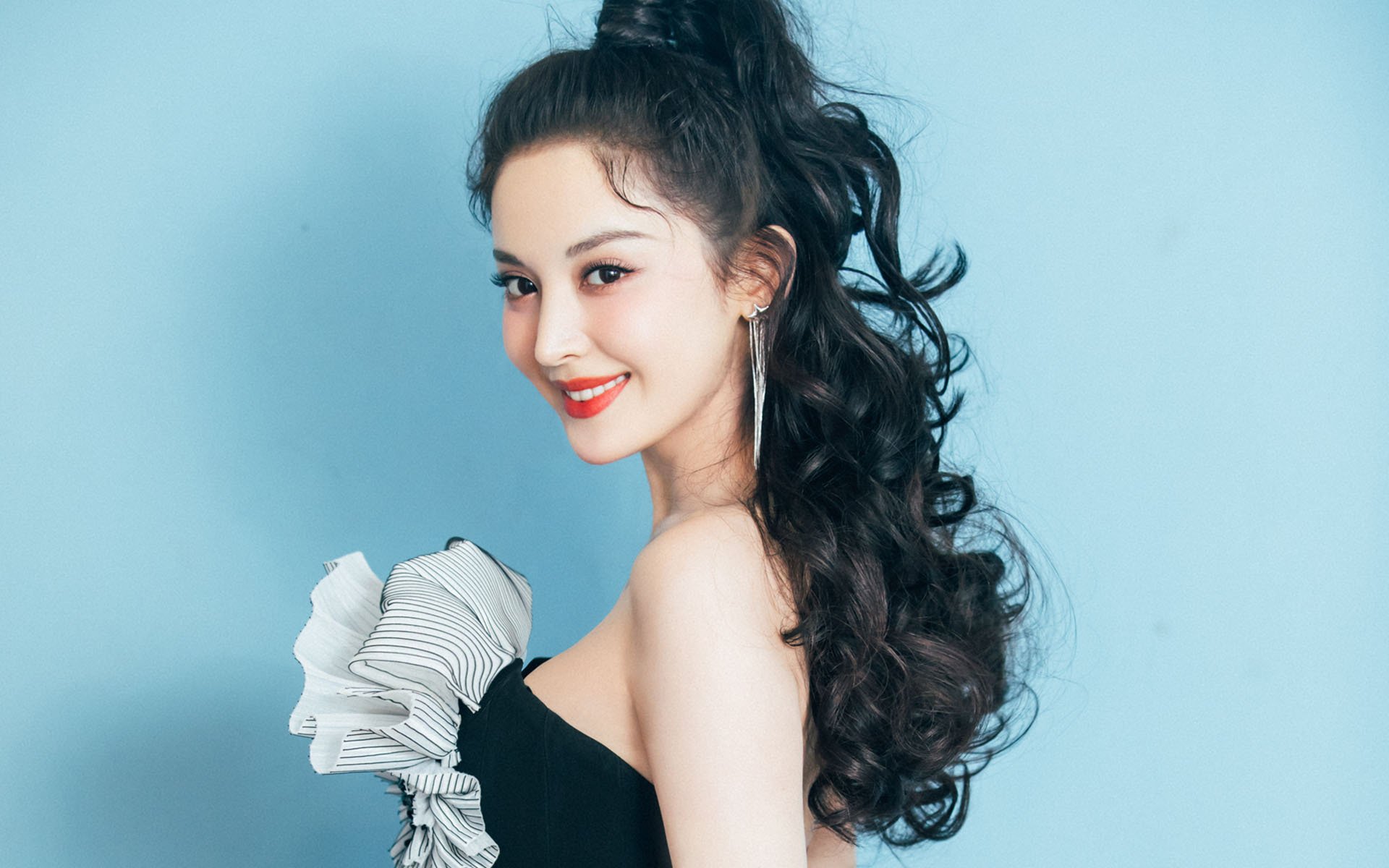 爱游戏娱乐-_凯尔特人强势领跑，联盟排名持续攀升_，凯尔特人目前排名