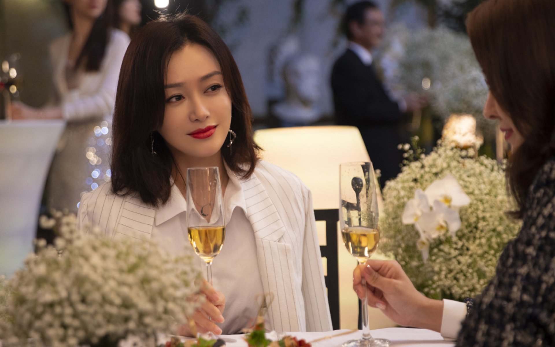 爱游戏中国官方网站平台-登贝莱被评为法甲赛季最佳球员，登贝莱还在巴萨吗