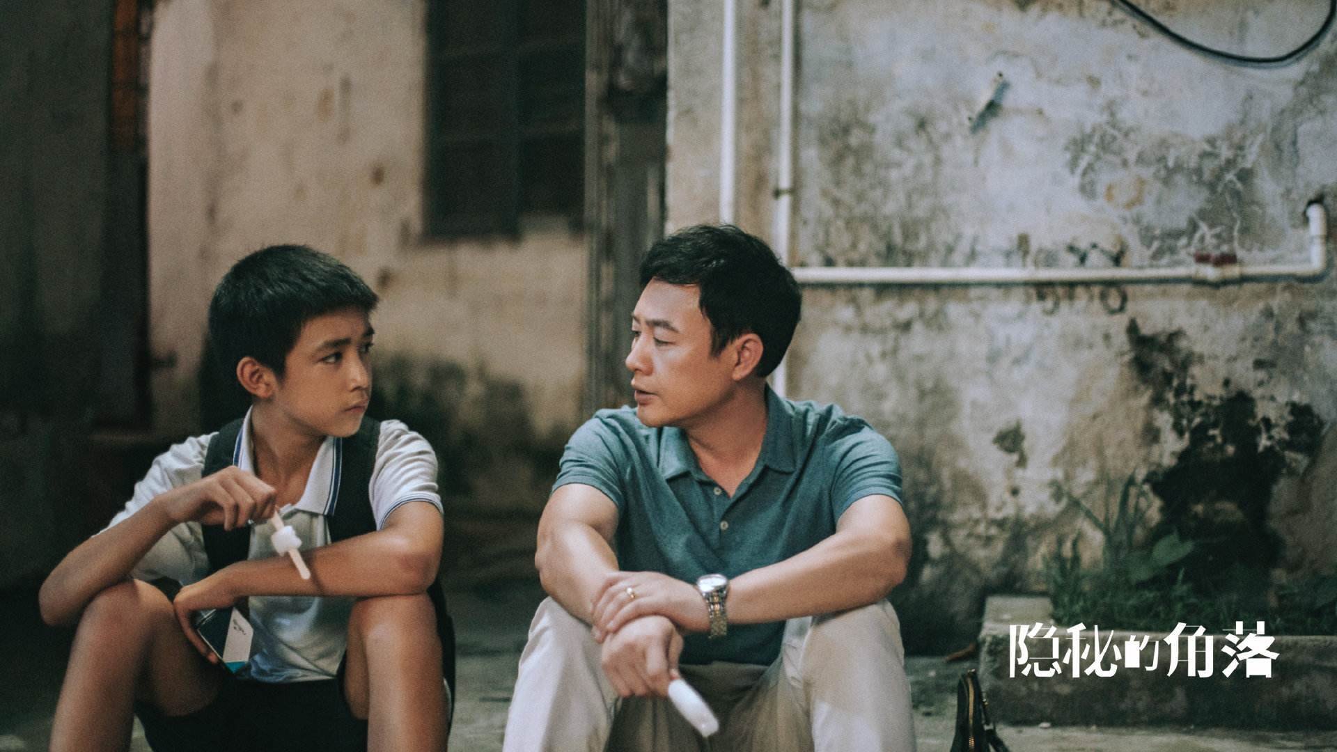 足坛巨星转会传闻不停，引发球迷热议，足坛转会市场最新消息