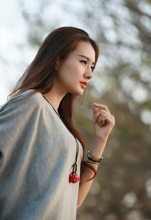 “壁球对决:高新区全民健身馆赛场充满悬念,谁能成为快打高手?”