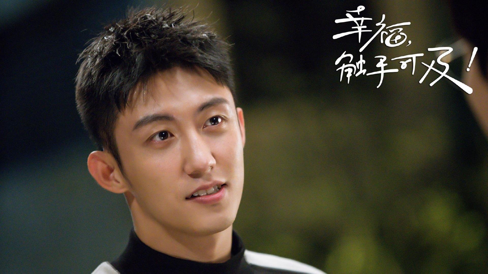 AIYOUXI.COM-“武汉马拉松：跑者们用脚步诠释极限精神”