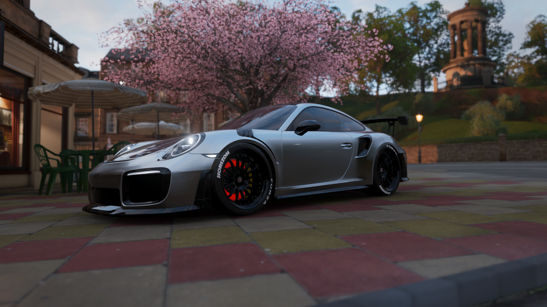 爱游戏app-麦金托什女子800米自由泳赛道亮点频现，加拿大游泳运动员麦金托什